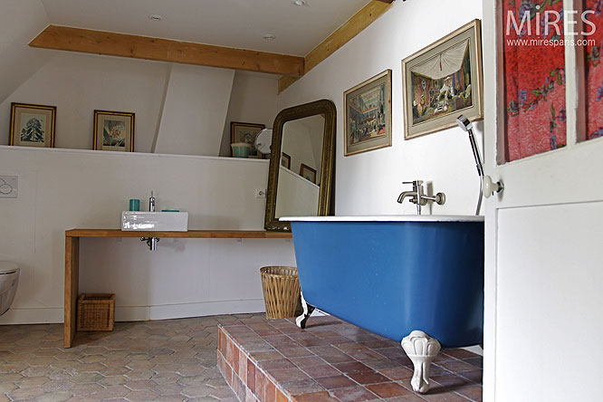 Baignoire bleue. C0181