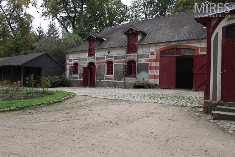 Un haras dans la verdure. C0630