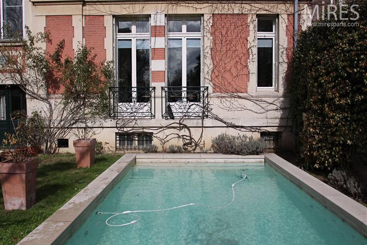 Piscine intemporelle. C0696