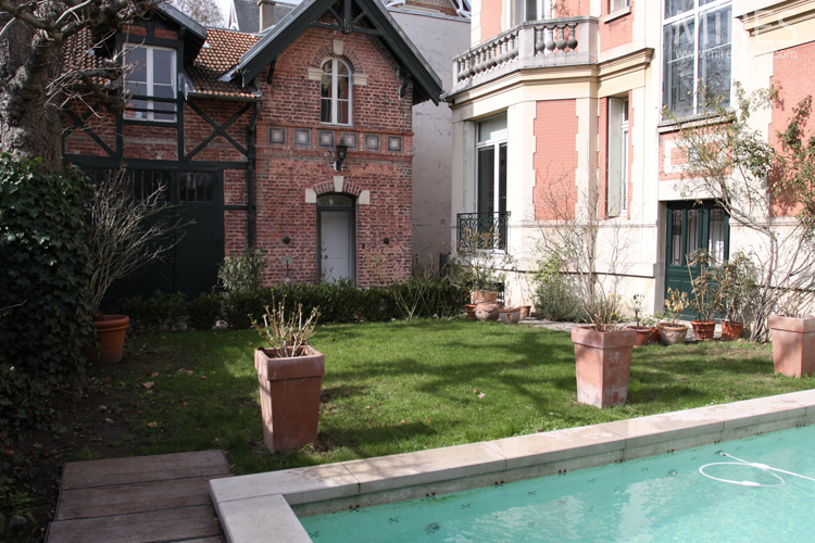 Maison pour les amis. C0696