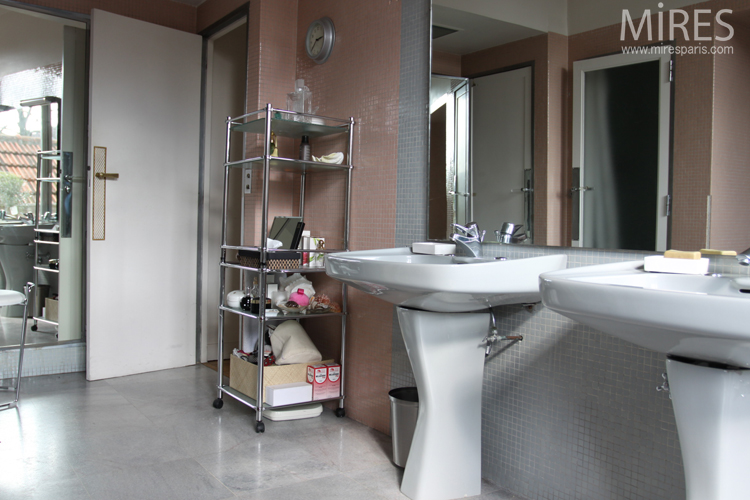 Ambiance gris et rose. C0696