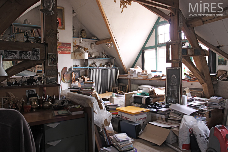 Attic. C0679