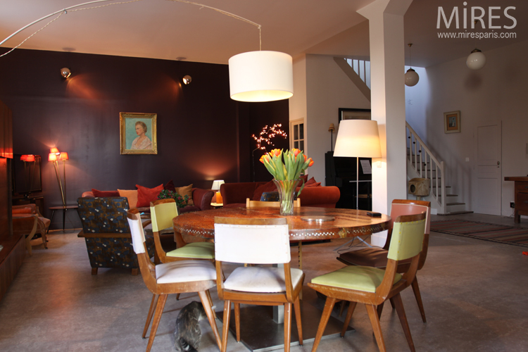 A mixture of modern and retro. C0682