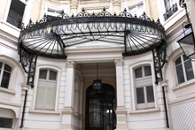Classical architecture and glass canopy. C0584