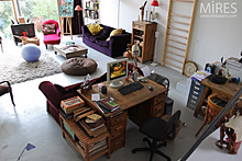 One room to live and work. C0616