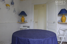 Blanc, jaune, bleu. C0644