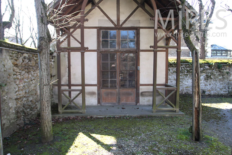 Cabane de jardin. C0993