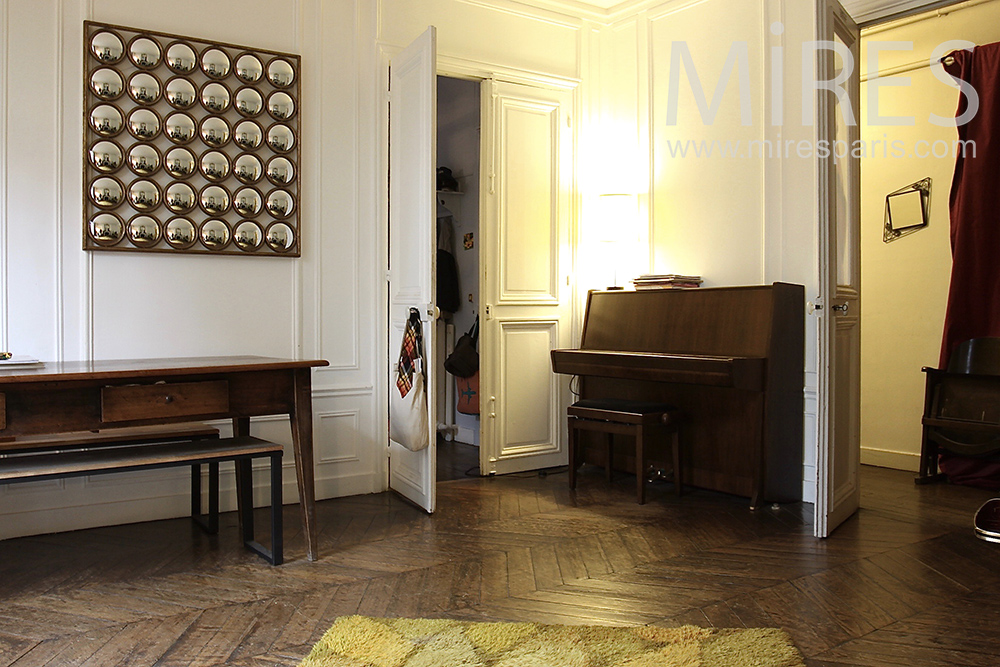 Coin piano. C1427