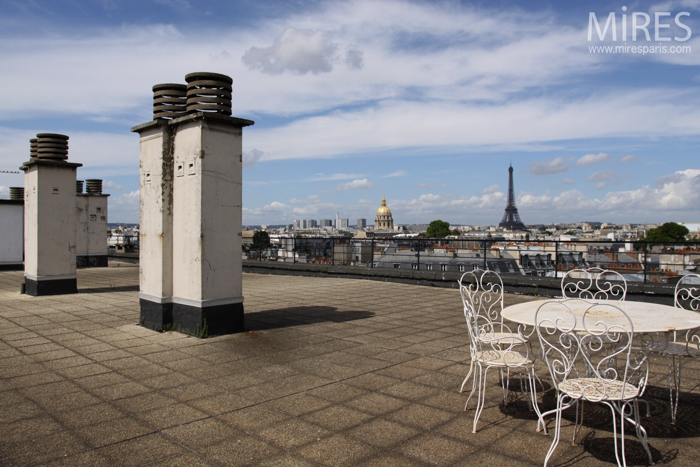 Terrasse sur Tour Eiffel. C0382