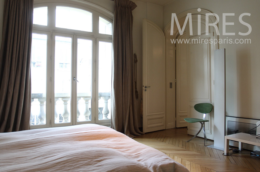 Chambre avec balcon. C1545