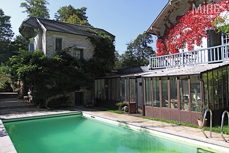 C0436 – Piscine et verrière