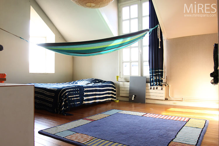 C0475 – Bedroom and hammock