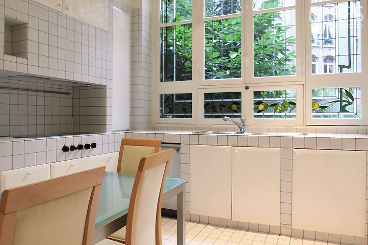 C0487 – Kitchen and white tiles