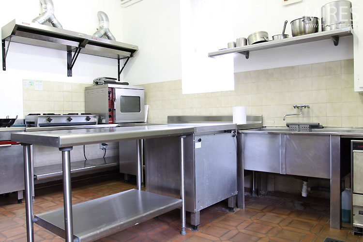 C0498 – Professional kitchen