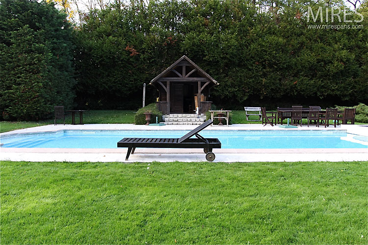 C0450 – Outside swimming pool