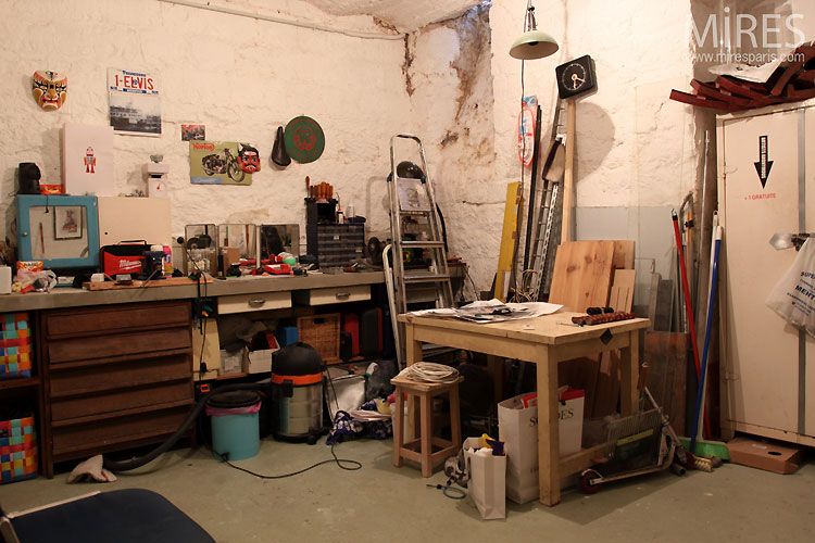 Workshop and work bench. C0527