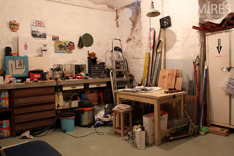 C0527 – Workshop and work bench