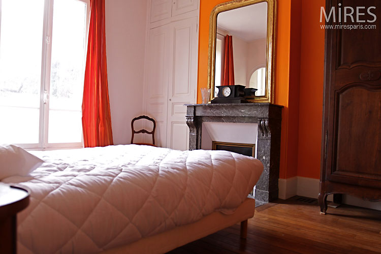 Chambre orange. C0158