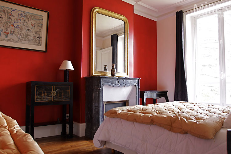 Chambre rouge. C0158