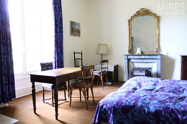 Large bedroom. C0419