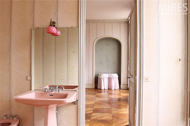 Chambre et salle d’eau. C0143