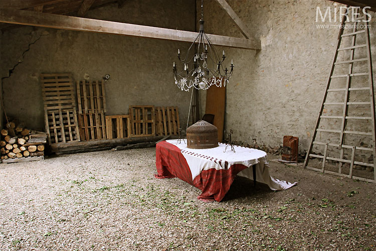 Le lustre et la grange. C0339