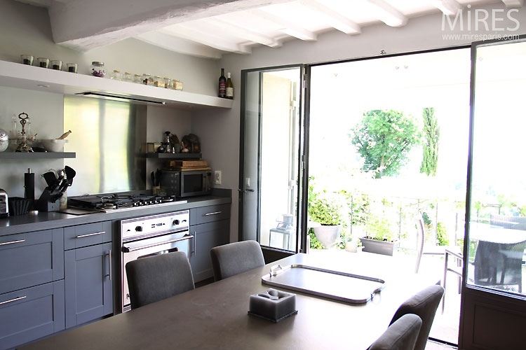 C0349 – Modern kitchen and terrace