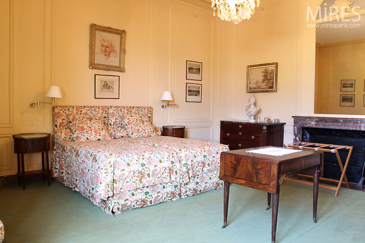 Chambre et salle de bains. C0355