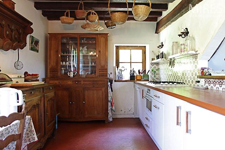 C0357 – Rustic kitchen