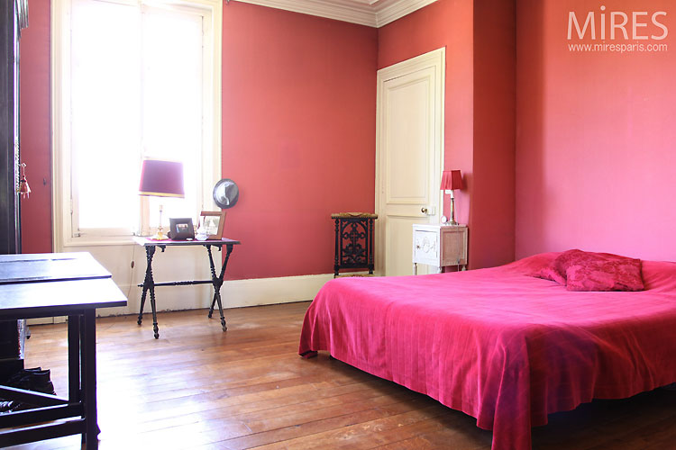 C0362 – Pink bedroom