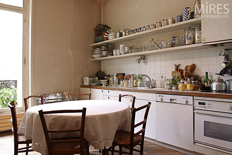C0381 – Parisian kitchen