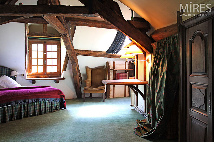 Chambre au grenier. C0386