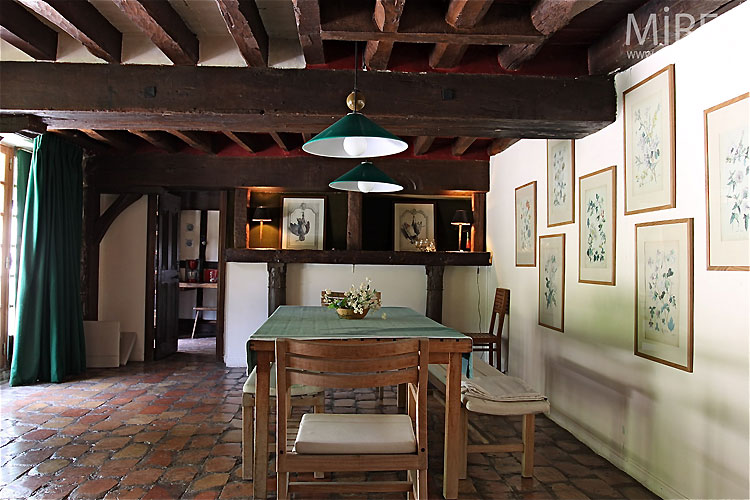 Salle à manger. C0386
