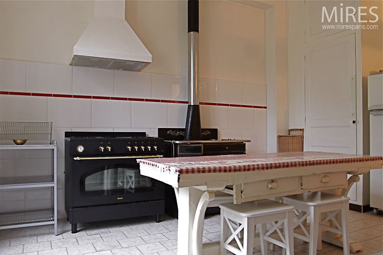 C0158 – Classic kitchen