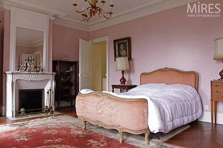 Grande chambre rose. C0158