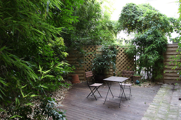 Small terrace and bamboo. C0367