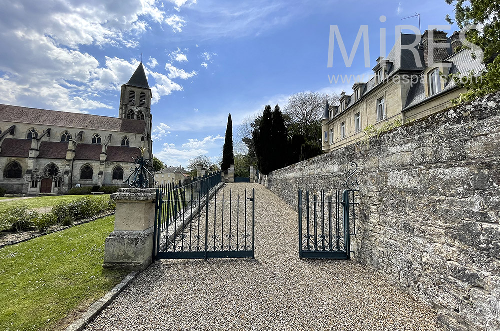 C0466 – Église et manoir