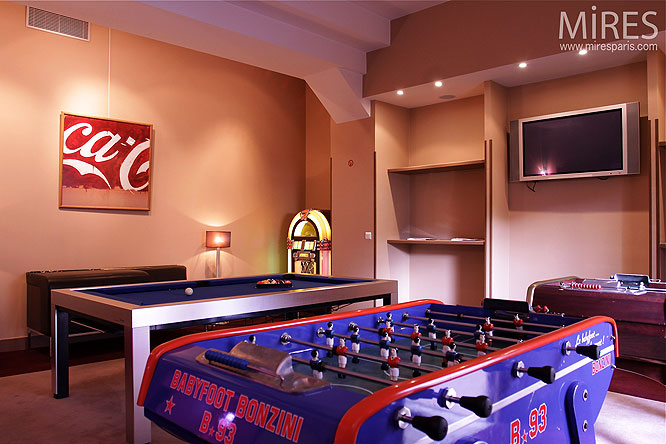 Salle de jeux. C0234