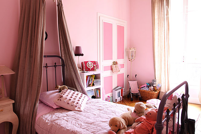 Petite chambre rose. C0107