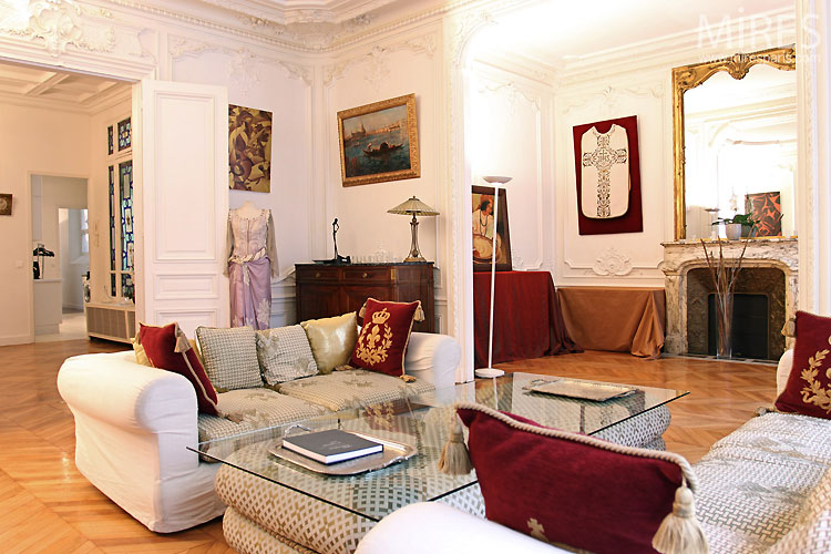 C0317 – Parisian living room