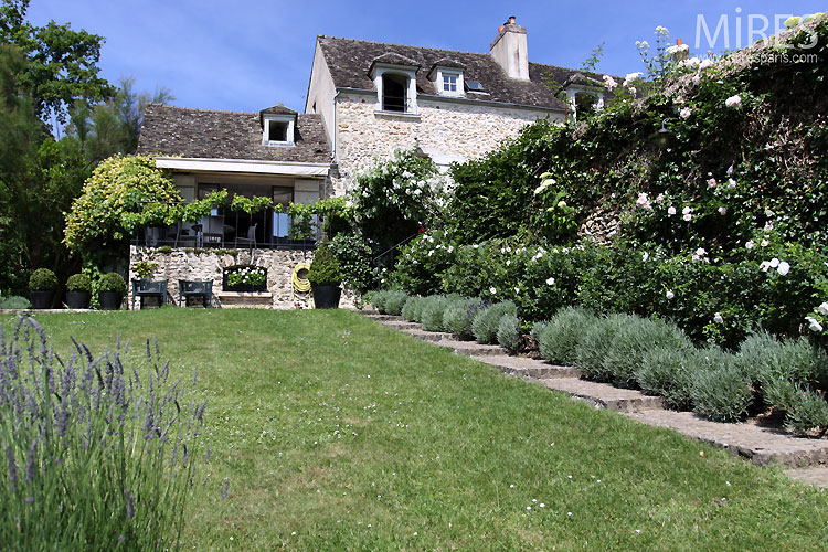 C0349 – Maison en pierre