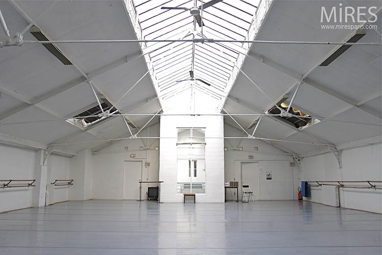 Salle de danse vide. C0164