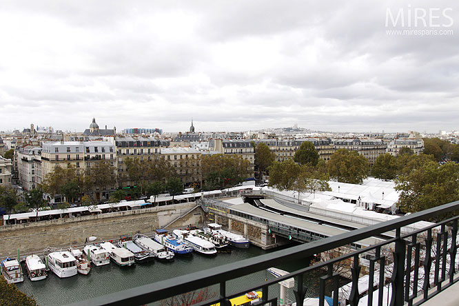 Balcon parisien. C0180