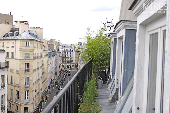 C0136 – Petit balcon parisien