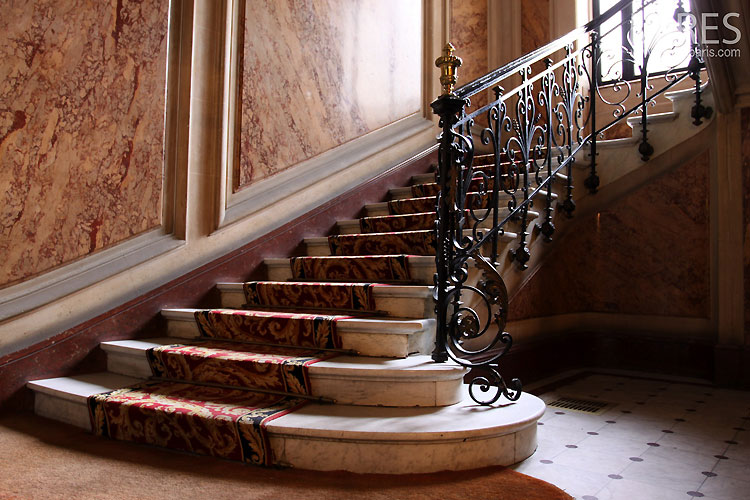 C0317 – Parisian stairs