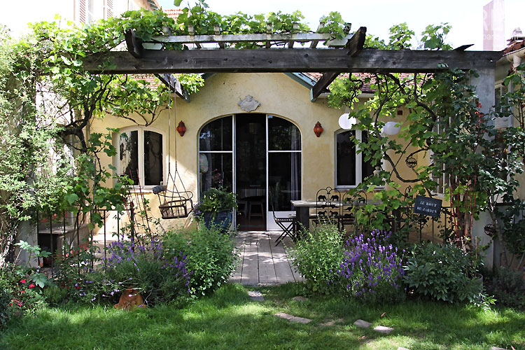 C0348 – Terrasse et vigne vierge