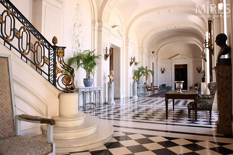 Statues et vestibule. C0355