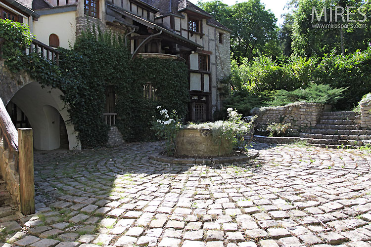 Ancien moulin à eau. C0386
