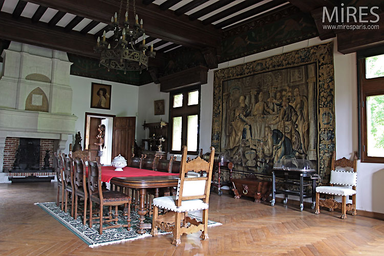 Dinning room and old hanging. C0378