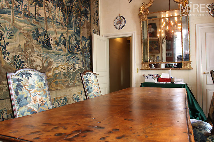 Classic dinning room. C0467